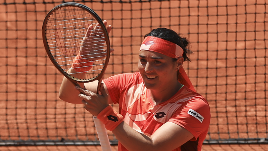 التونسية أُنس جابر تنتقل بسهولة إلى الدور الثالث من بطولة رولان غاروس