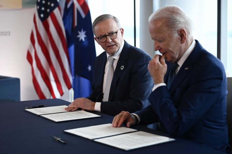 بايدن يوقع مشروع رفع سقف الدين الحكومي الأمريكي