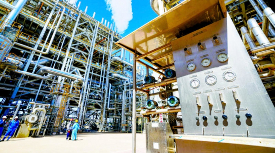 السعودية تخفض إنتاج النفط بمقدار مليون برميل إضافي  يومياً بدءاً من تموز المقبل