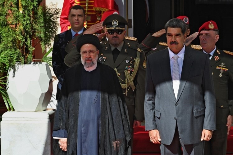الرئيس الإيراني يصل إلى فنزويلا خلال جولته في أميركا اللاتينية