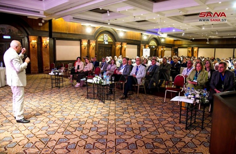 بالتعاون مع اللجنة الوطنية للتحكم بالسرطان انطلاق ملتقى دمشق للعلاج بالخلايا الجذعية 