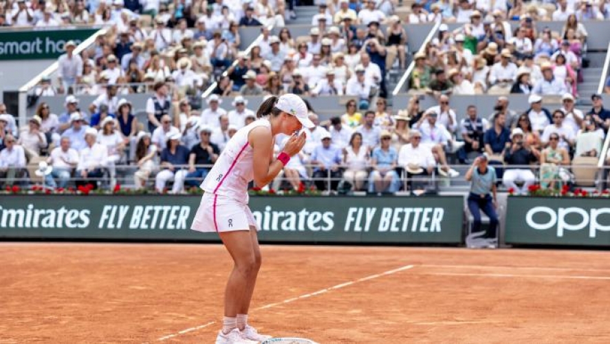 لاعبة التنس شفيونتيك المصنفة أولى عالميا تنسحب من نصف نهائي دورة هامبورغ 