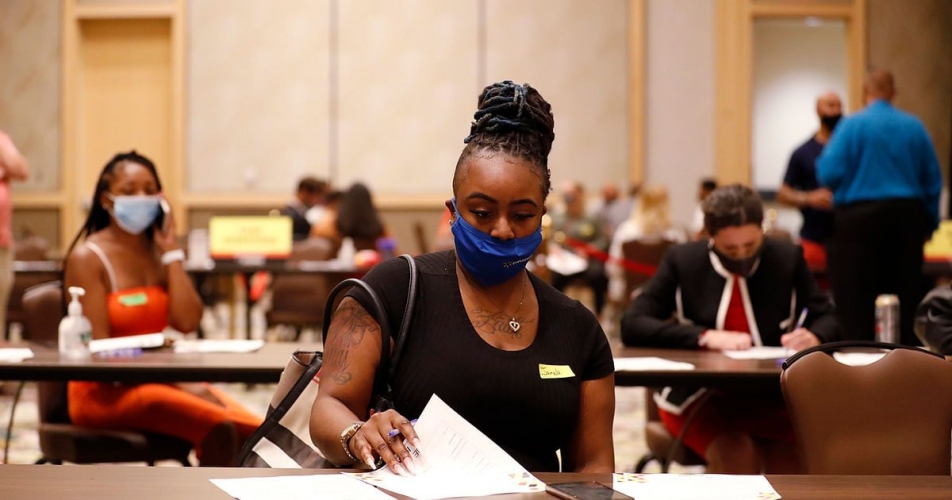 تقرير صادم  90% من البطالة الصاعدة في الولايات المتحدة من العمال ذوي البشرة السمراء