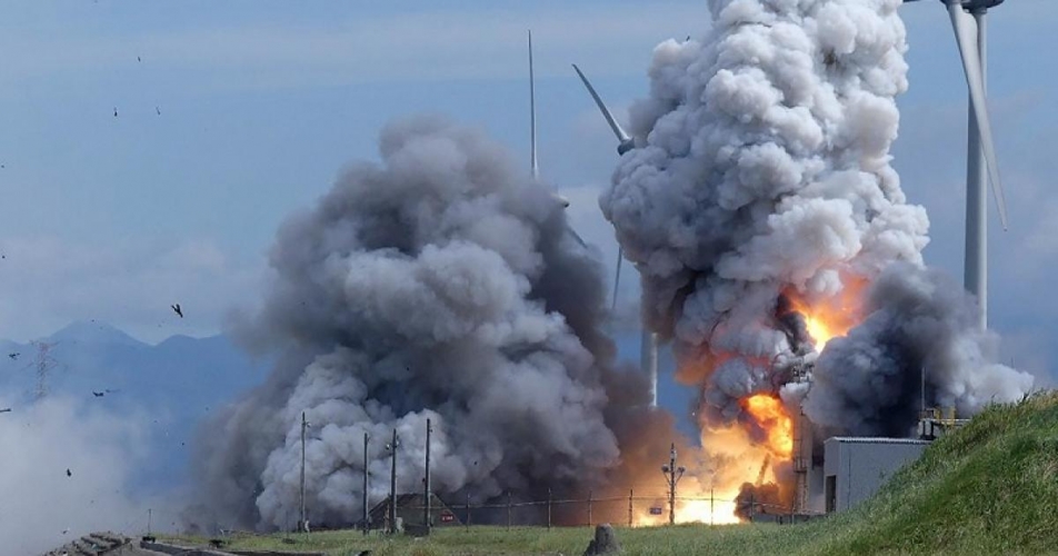 انفجار صاروخ فضائي ياباني أثناء اختبار محركه