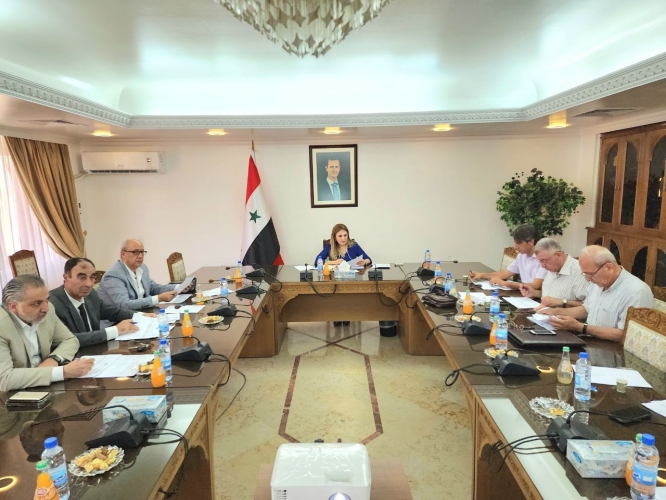 اللجنة العلمية التخصصية لصندوق دعم البحث العلمي والتطوير التقاني للتعليم العالي تتبع نتائج المشاريع البحثية .