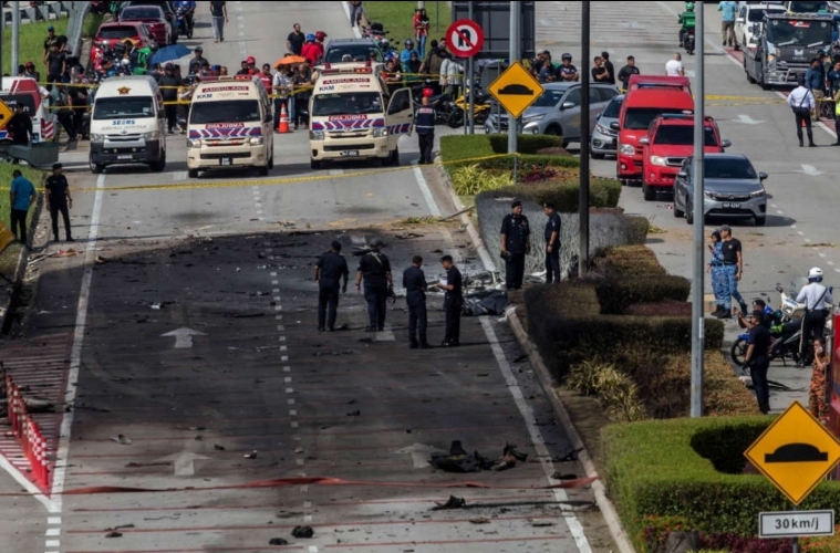 مصرع 10  أشخاص في تحطم طائرة خفيفة في ماليزيا