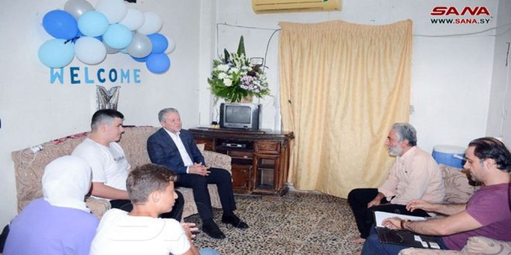 باسم الرئيس الأسد والسيدة الأولى.. محافظ اللاذقية يطمئن على دفعة جديدة من ناجي الزلزال العائدين من الإمارات بعد استكمال علاجهم