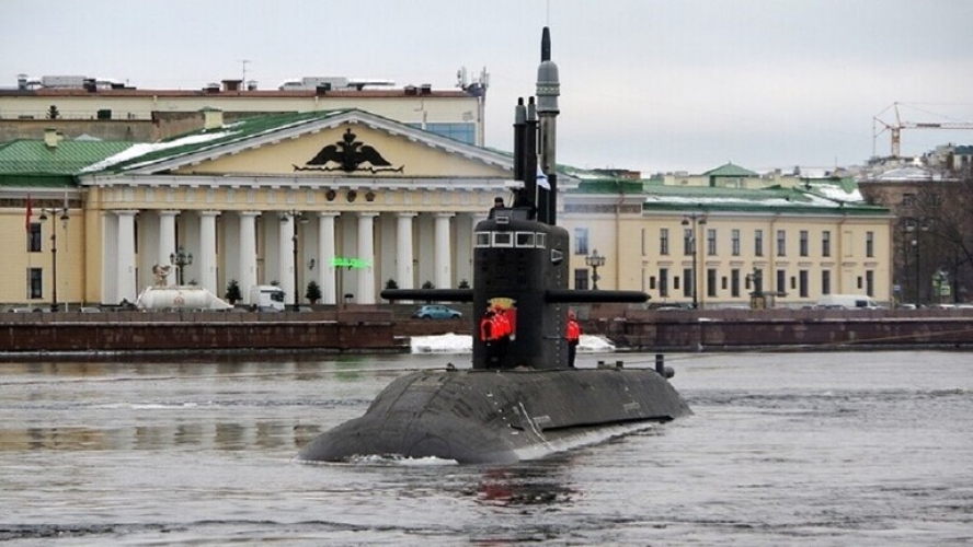 روسيا تجري اختبارات على غواصة جديدة صامتة