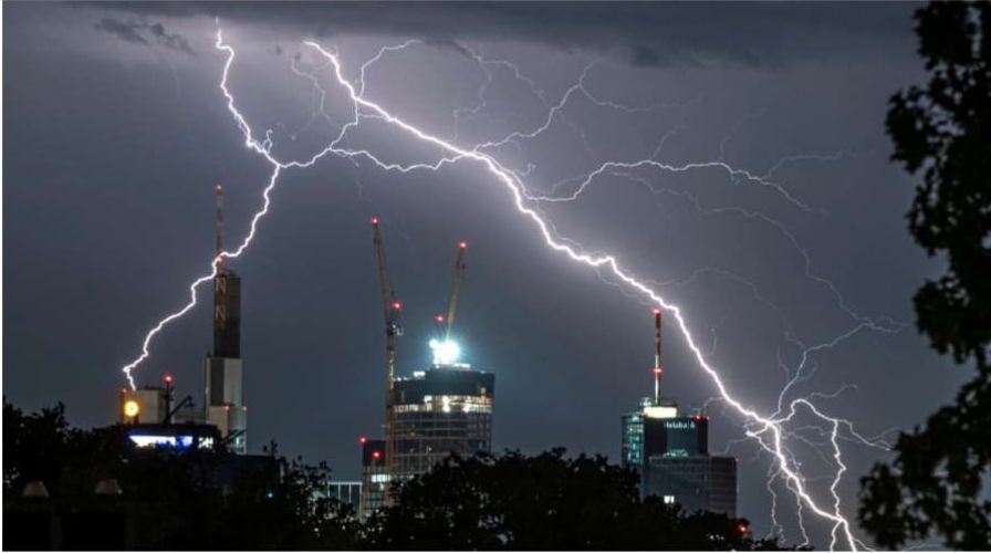 مقتل 10 أشخاص شرقي الهند جراء صواعق البرق