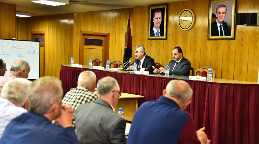 وزير التجارة الداخلية يؤكد على تشديد الرقابة وعدم المحاباة