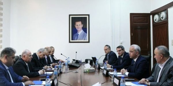 مناقشة آلية الدفع الإلكتروني لفواتير المياه والاتصالات الأرضية مع بداية العام المقبل