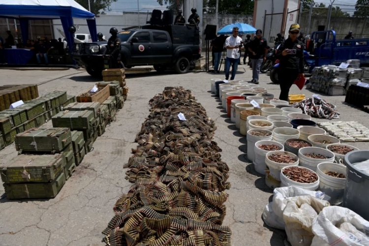 في فنزويلا.. اقتحام 