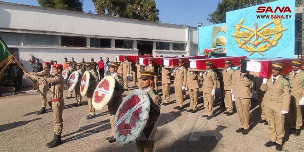 بحضور رسمي وشعبي… تشييع شهداء الاعتداء الإرهابي على حفل تخريج طلاب ضباط الكلية الحربية