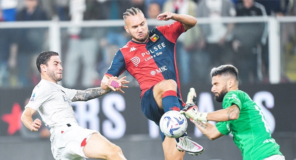 ميلان يتصدر دوري الدرجة الأولى الإيطالي بفوزه على جنوة 1/0