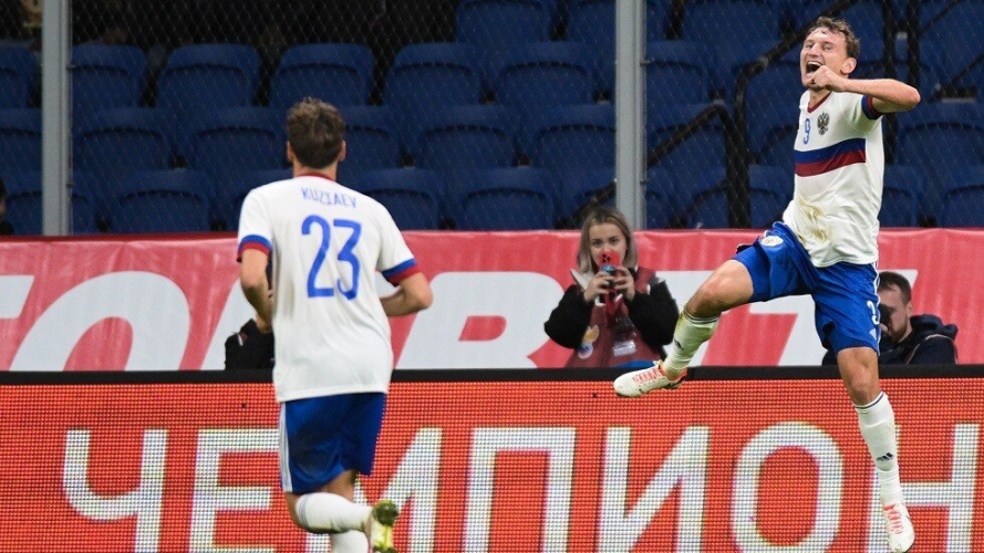 روسيا تتغلب الكاميرون في مباراة ودية بموسكو