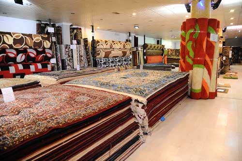 معرض للسجاد في مجمع الأمويين اليوم والتقسيط لموظفي القطاع العام مستمر