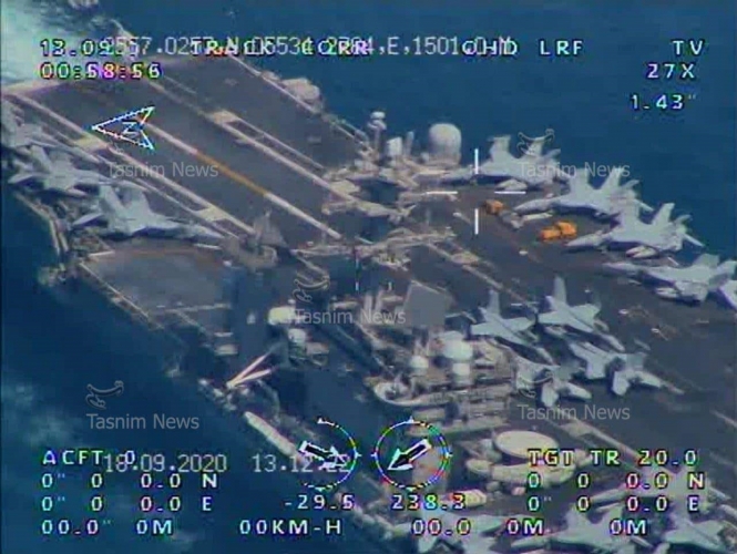 القوات البحرية للجيش الايراني ترصد الأسطول البحري للجيش الاميركي في مياه الخليج