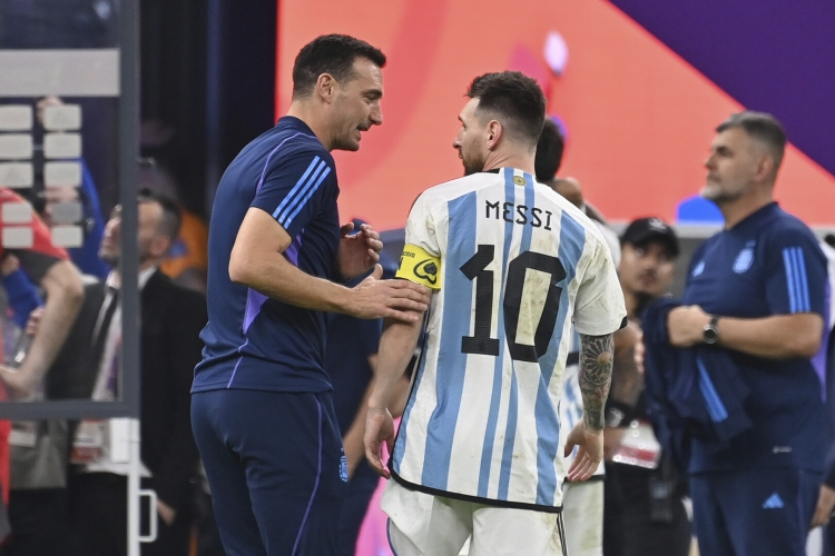 32 ثانية تفجر أزمة حادة بين ميسي وسكالوني