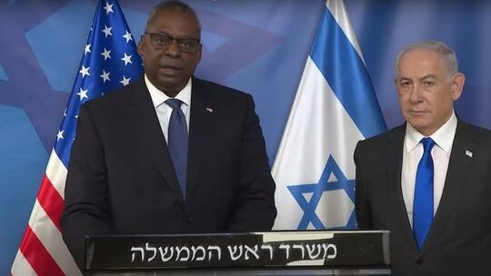 أوستن: سنقود قوة بحرية متعددة الجنسيات لإعادة حرية الملاحة إلى البحر الأحمر وباب المندب 