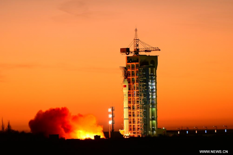 الصين تطلق قمراً اصطناعياً اختبارياً لتكنولوجيات الإنترنت عبر الأقمار الاصطناعية