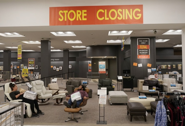 رغم انتعاش صناعة السلاح ..ارتفاع معدل البطالة لأعلى مستوياته في عامين في الولايات المتحدة 