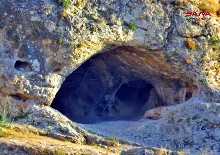 المغاور في القلمون بريف دمشق… قصة حضارة تحكيها خبايا الصخور