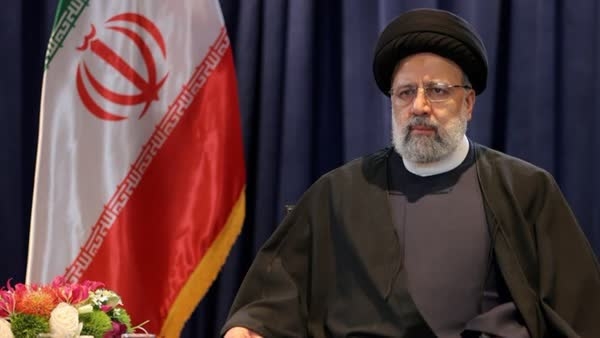 رئيسي: تعزيز التعاون بين إيران وباكستان يدعم السلام والإستقرار بالمنطقة