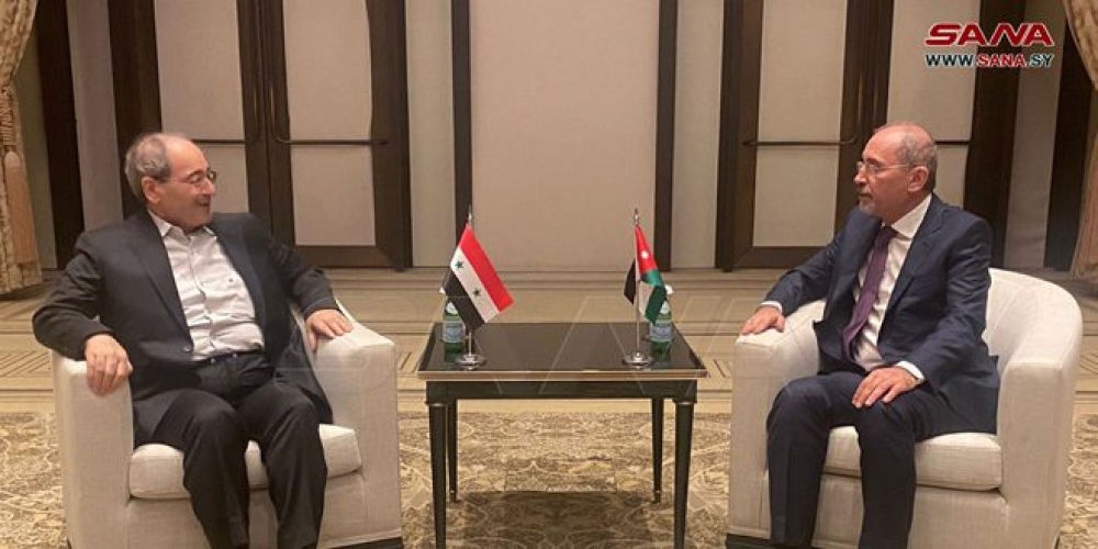 المقداد يبحث مع الصفدي العلاقات الثنائية والجهود المبذولة للتوصل إلى حل سياسي للأزمة في سورية