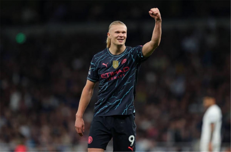 مانشستر سيتي يفوز على توتنهام بثنائية ويعتلي صدارة الدوري الإنجليزي