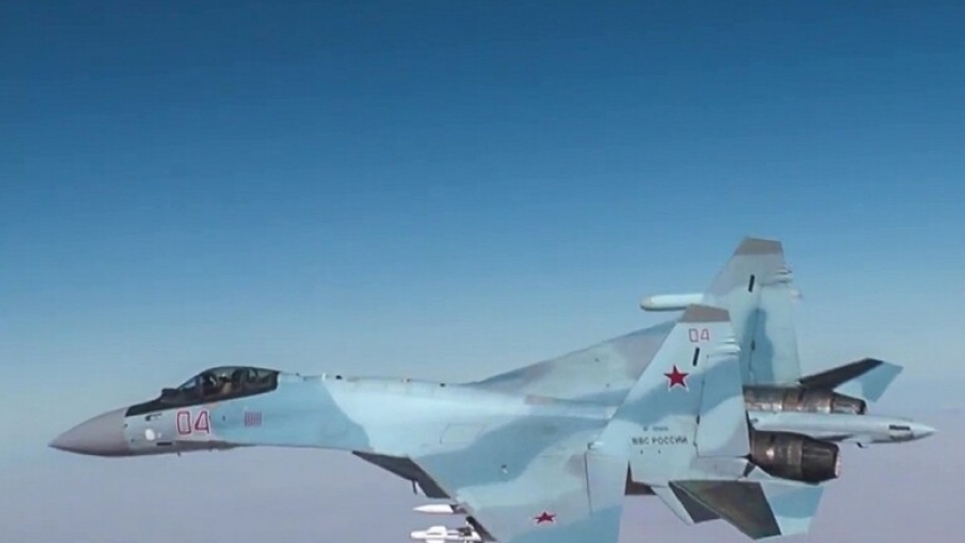 القوات الجوية الروسية تدمر قاعدة للمسلحين في جبال حمص