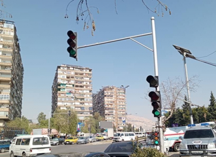 صيانة وتشغيل الإشارات الضوئية في الشوارع والتقاطعات الرئيسة بدمشق