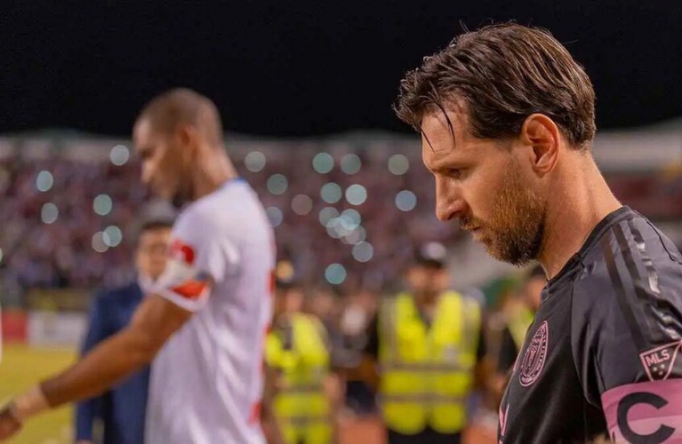 ميسي يعلق على إصابته وغيابه عن منتخب الأرجنتين