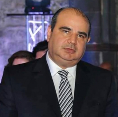 الاستيلاء على منزل رئيس تحرير صحيفة 