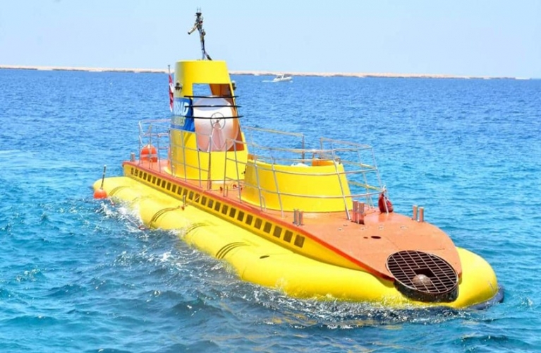 غرق غواصة سياحية في الغردقة بمصر وعلى متنها سياح روس