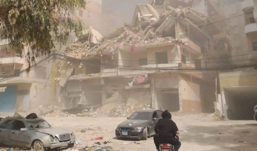 العدو الصهيوني يدمر مبنى سكني في منطقة الجاموس بالضاحية الجنوبية لبيروت