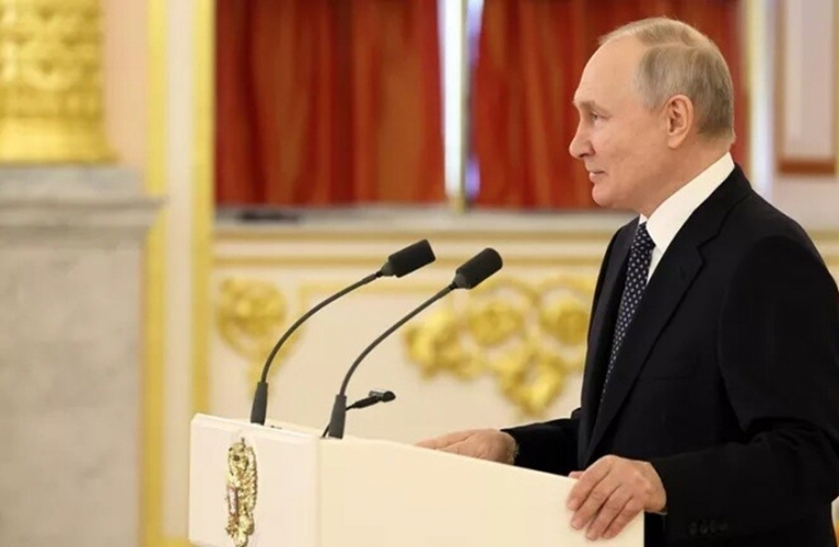 الرئيس الروسي بوتين يهنئ مسلمي روسيا بعيد الفطر المبارك