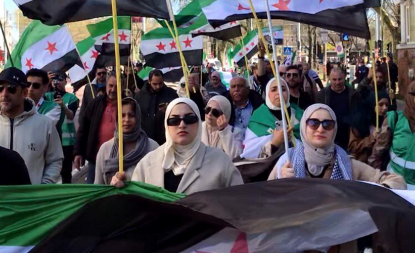 الجالية السورية في ألمانيا تنظم مظاهرة في برلين تنديداً باستمرار العقوبات الظالمة على سوريا