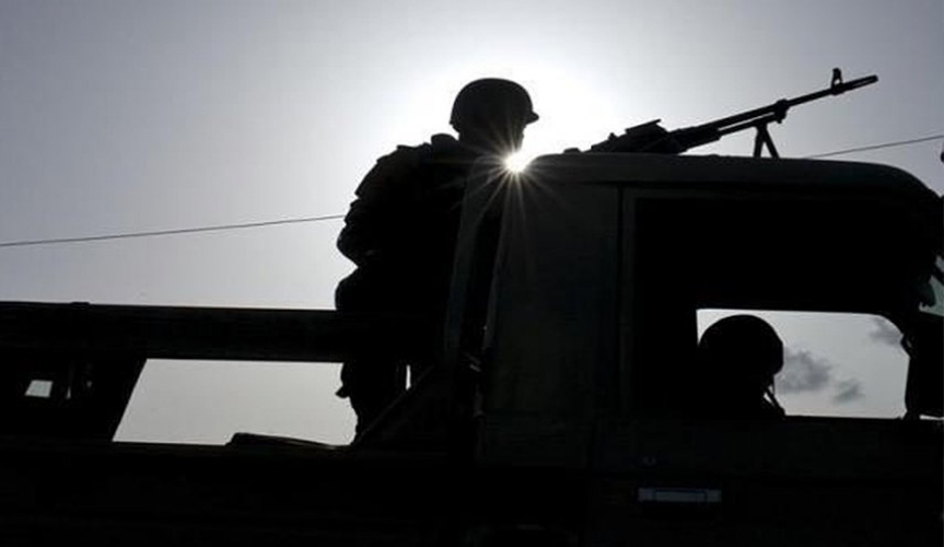 حواجز طيارة مسلحة لمجهولين تنهب ممتلكات وتسلب السوريين أموالهم بسهل الغاب ورعب في الساحل 