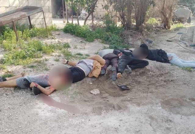 طمس للحقائق وتزييف للسجلات وفرض ضغوط على ذوي ضحايا مجا زر الساحل السوري لتوقيع إفادات مزورة