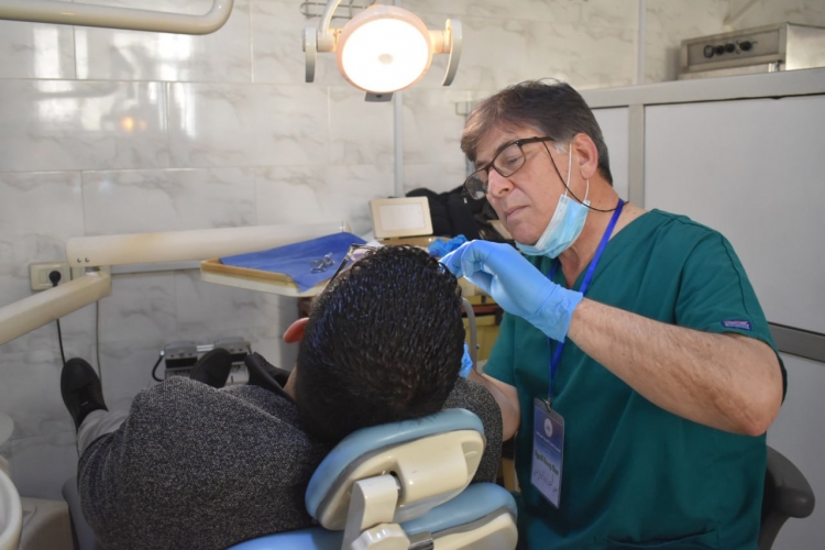 كلية طب الأسنان بجامعة حماة تنظم أسبوعاً علاجياً مجانياً لأبناء المحافظة