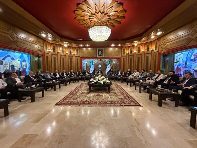 محافظ حلب يبحث مع وفد صناعي حلبي سبل دعم الاستثمار وتطوير البنية التحتية