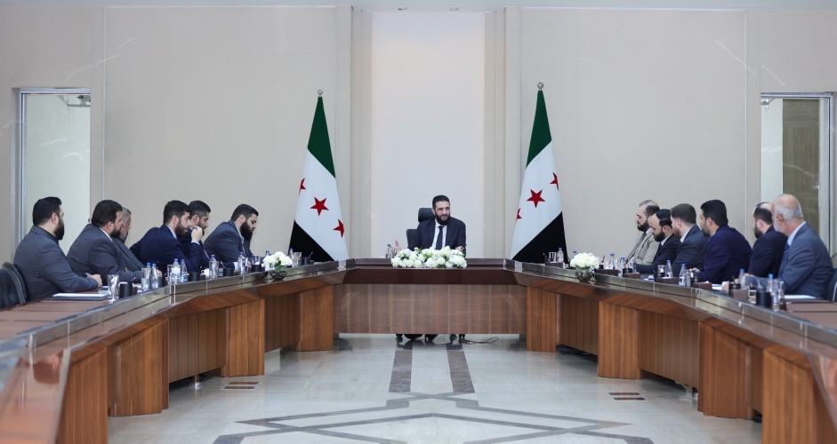 الرئيس الشرع يناقش خلال اجتماعه مع المحافظين واقع الخدمات العامة وخطط التنمية المحلية