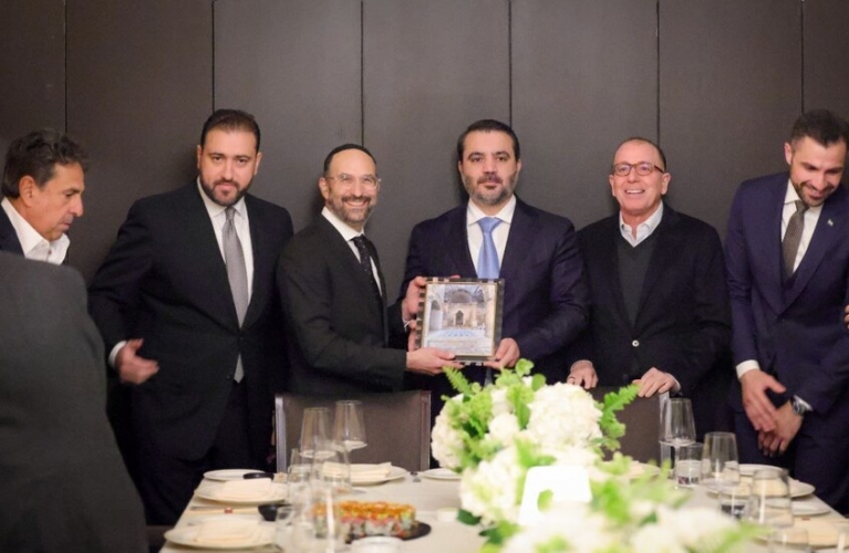 الشيباني يلتقي بوفد من الجالية السورية اليهودية في نيويورك