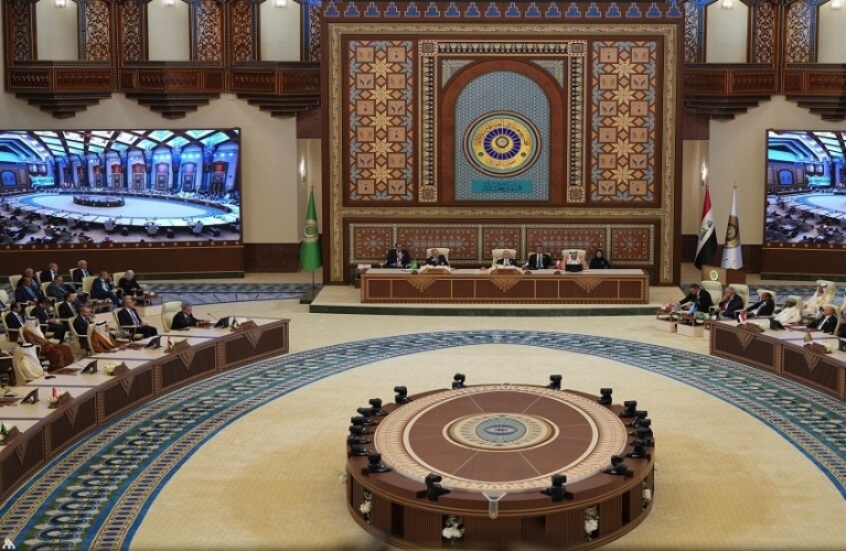 القادة والوزراء العرب في قمة بغداد: إنهاء المعاناة في غزة ووحدة الصف العربي
