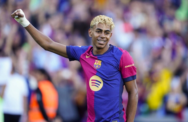 برشلونة يصطدم بمطالب لامين جمال المالية لتجديد عقده