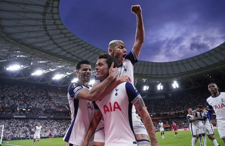 توتنهام هوتسبير يصعق مانشستر يونايتد ويتوج بلقب بطل الدوري الأوروبي