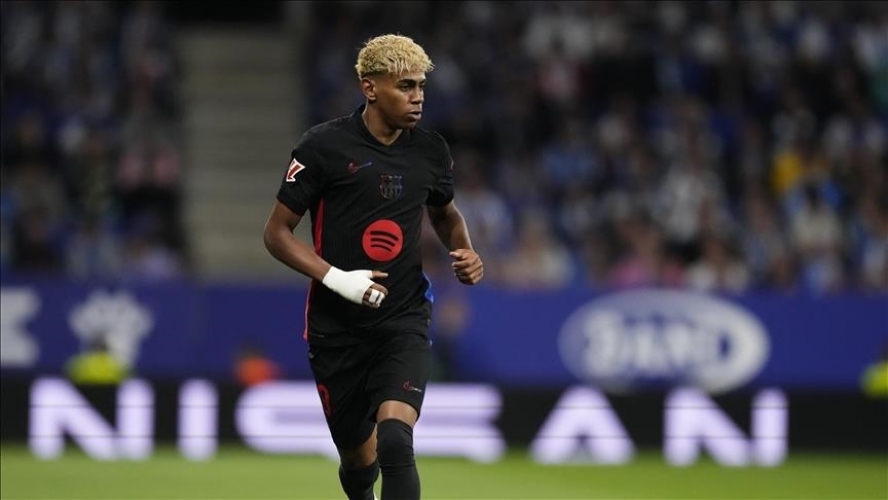 لامين يامال يوقع عقداً جديداً مع برشلونة لمدة 6 سنوات