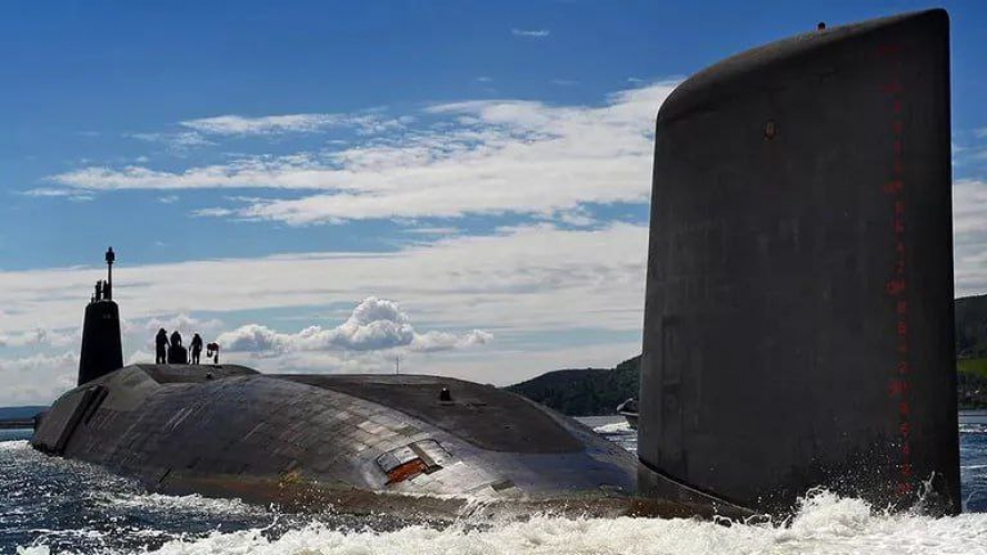 بريطانيا تخطط لبناء 12 غواصة نووية جديدة ضمن شراكة 