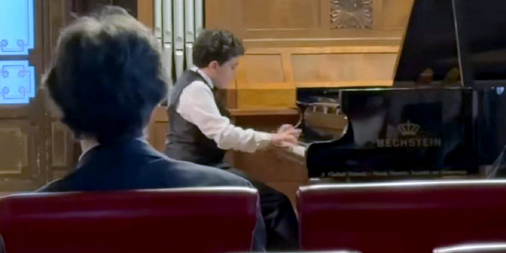 الطالب السوري تيم الجمال يسجل حضوراً لافتاً بمسابقة البيانو الدولية بمدينة ميلانو الإيطالية