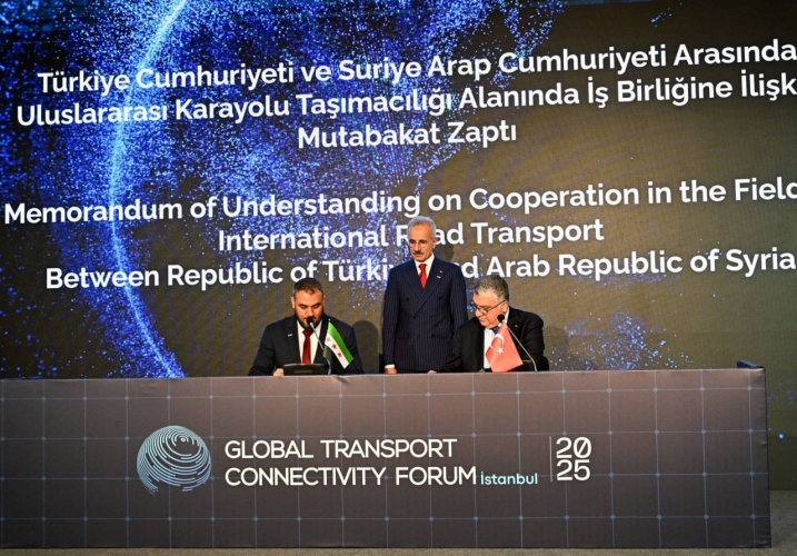 سوريا وتركيا توقعان اتفاقا لإعادة تفعيل النقل البري بين البلدين